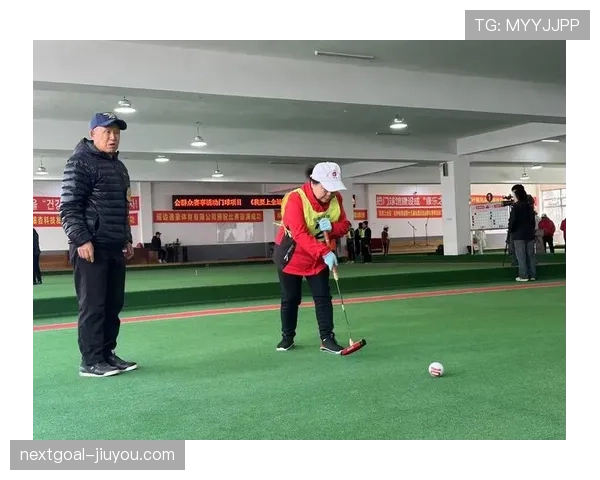 球门球规则解读：什么时候允许二次触球不中断比赛？